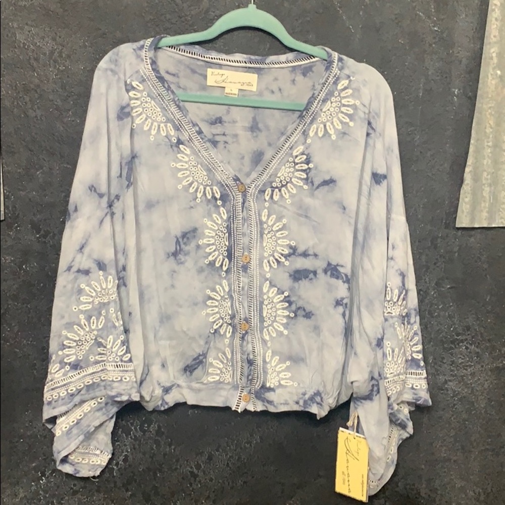 NWT Bell Sleeve Crop
